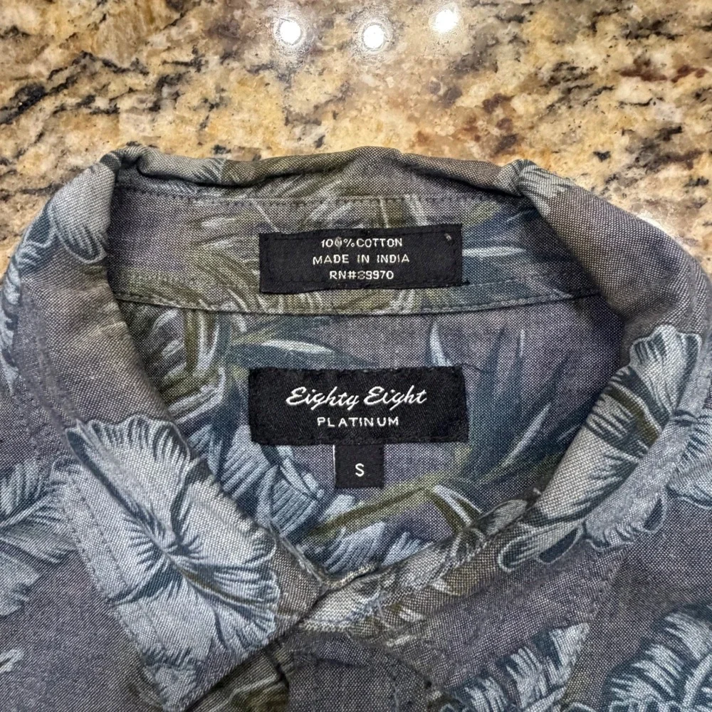 Eighty Eight Platinum Mens Small Blue Gray Tropical Floral Button Up Shirt
